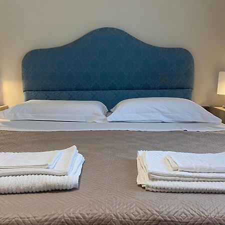 Casa Battisti Messina Guest House In Centro Citta, Ideale Per Famiglie O Gruppi ภายนอก รูปภาพ
