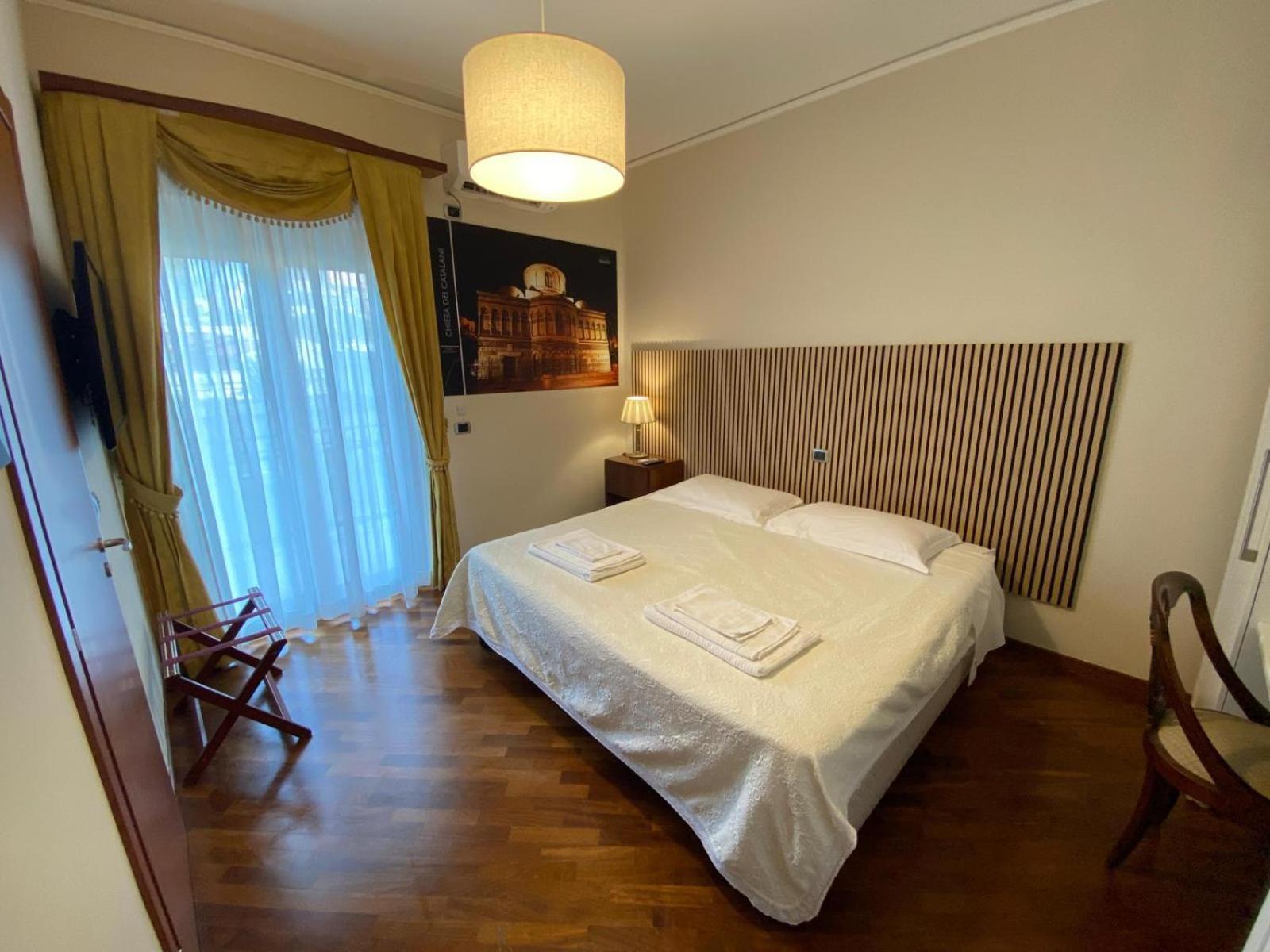 Casa Battisti Messina Guest House In Centro Citta, Ideale Per Famiglie O Gruppi ภายนอก รูปภาพ