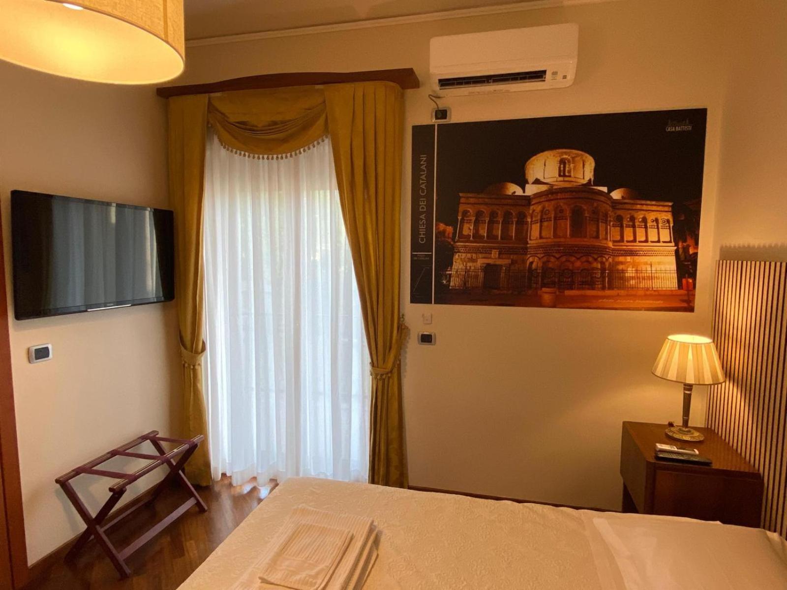 Casa Battisti Messina Guest House In Centro Citta, Ideale Per Famiglie O Gruppi ภายนอก รูปภาพ